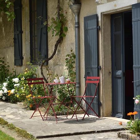 Un Jardin Et Trois Maisons Brux Buitenkant foto
