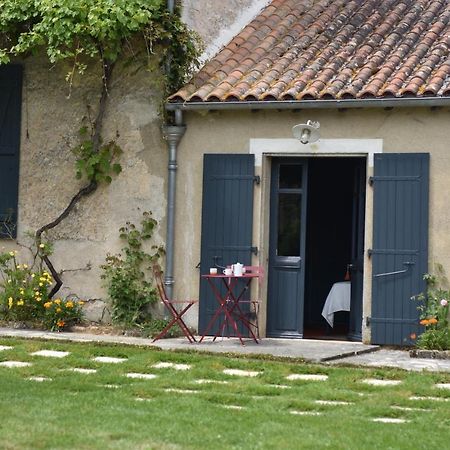 Un Jardin Et Trois Maisons Brux Buitenkant foto