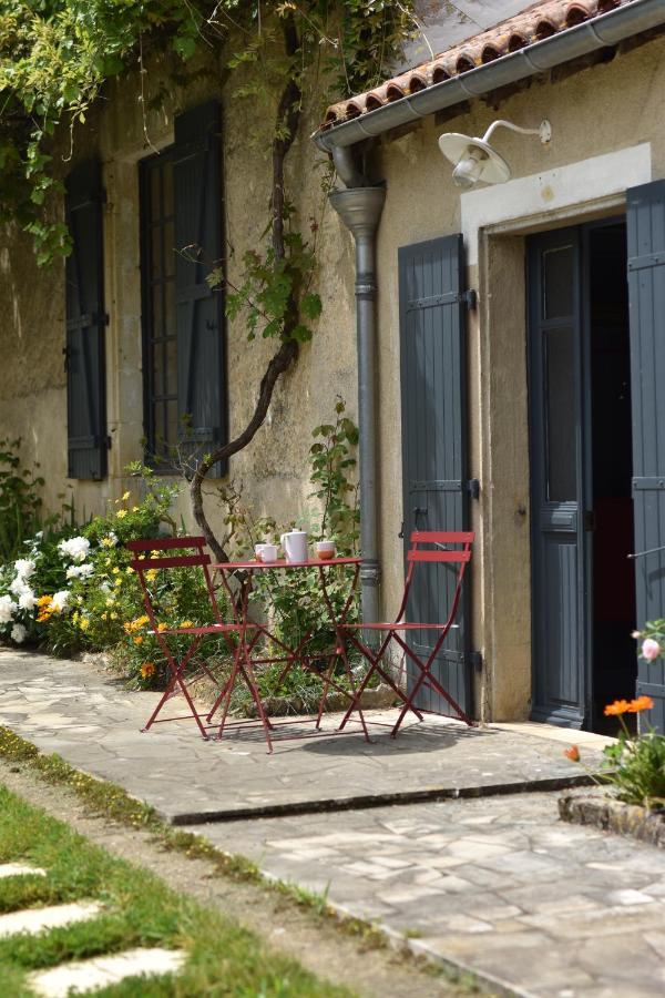 Un Jardin Et Trois Maisons Brux Buitenkant foto