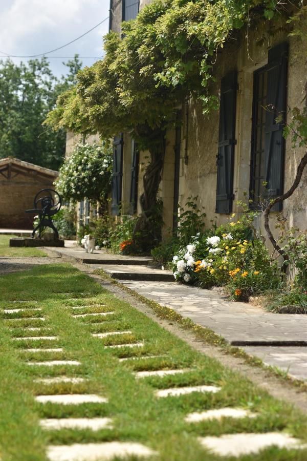Un Jardin Et Trois Maisons Brux Buitenkant foto
