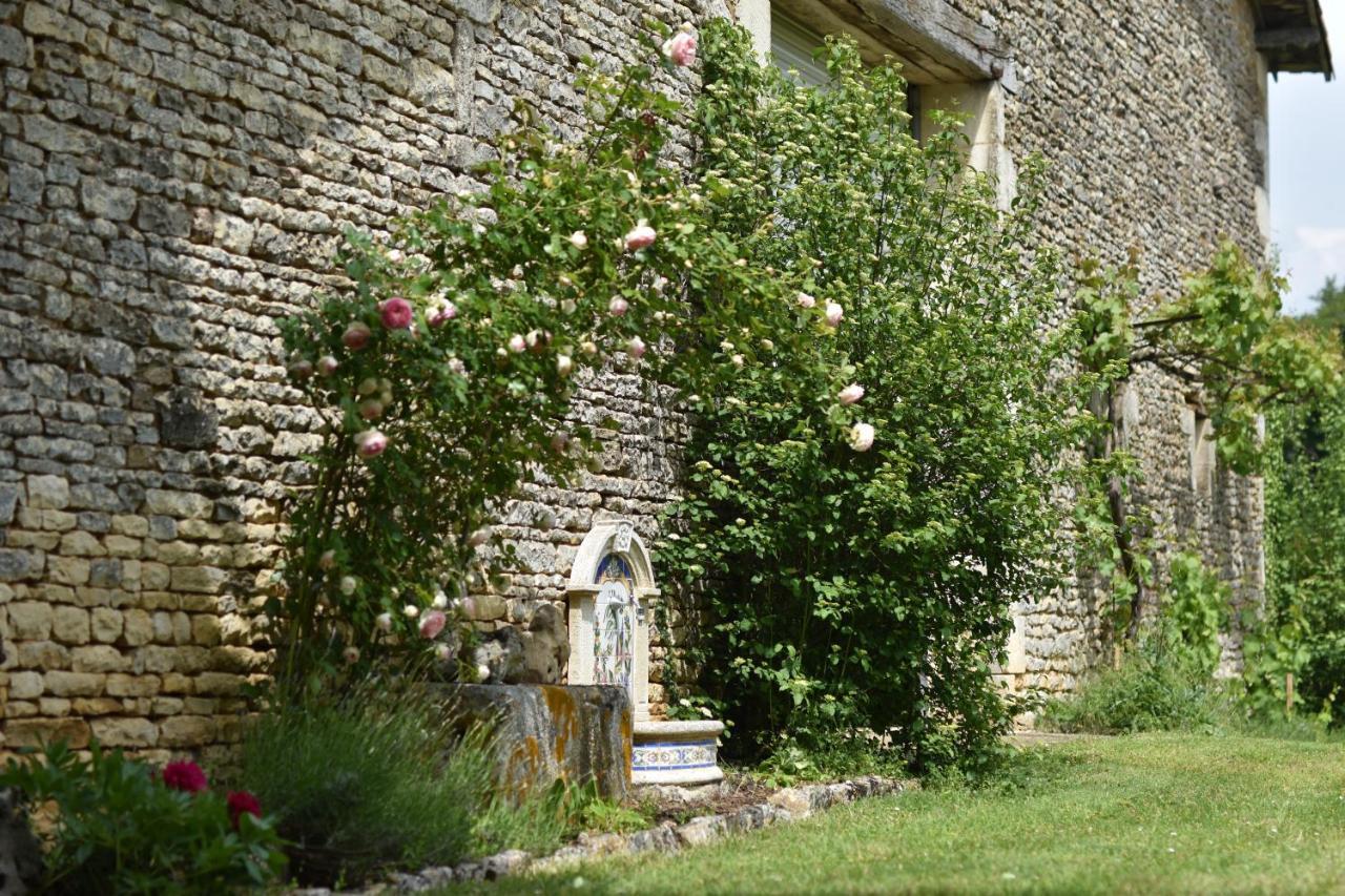 Un Jardin Et Trois Maisons Brux Buitenkant foto
